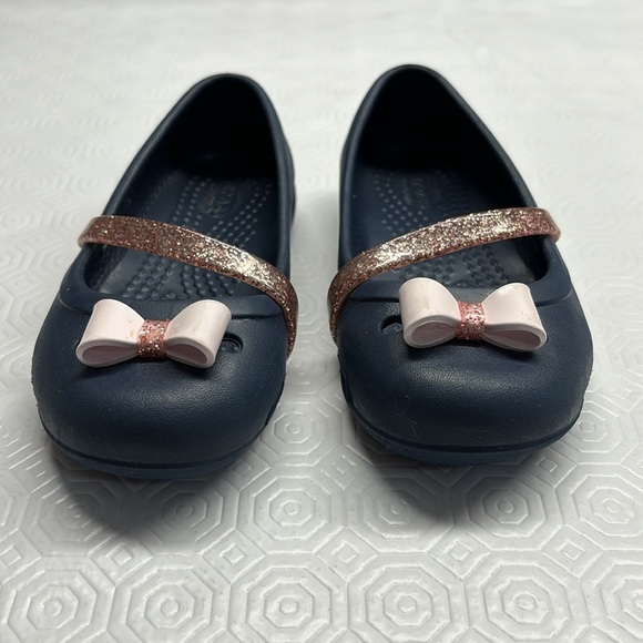 Crocs Slip On Shoes Navy Blue with Pink Bows and Glitter Strap Child’s Size 8 - Picture 2 of 10